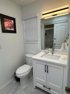 Fotografie z fotogalerie ubytování Beautiful Home in Burnaby (Metrotown Area) v destinaci Burnaby