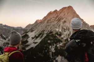 Ein allgemeiner Bergblick oder ein Berglick von der Ferienwohnung aus