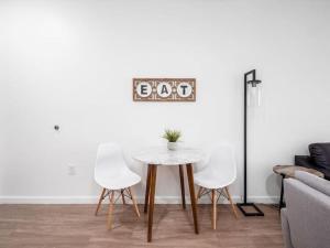 Gallery image of NEW MODERN 1BR APT IN BEAUTIFUL PART OF COLUMBUS in Columbus