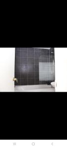 ロンドンにあるTwin Budget Roomのギャラリーの写真 +2枚の写真