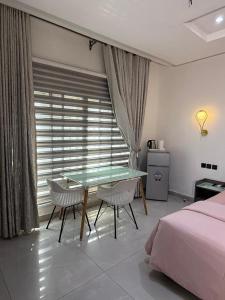 Giường trong phòng chung tại Private Home