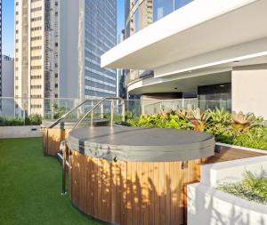 Queen's Wharf Residences外面的花园