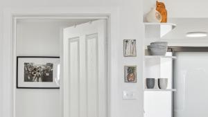 Η κουζίνα ή μικρή κουζίνα στο Little Palms - Sleep by the whisper of the waves +11 φωτογραφίες