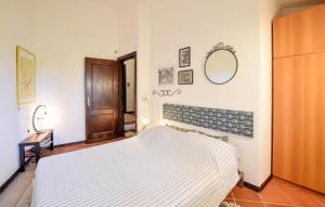 Postel nebo postele na pokoji v ubytování Gorgeous Home In Ficulle With Wifi