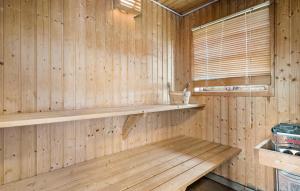 Fotografie z fotogalerie ubytování Awesome Home In Hvide Sande With Sauna v destinaci Havrvig