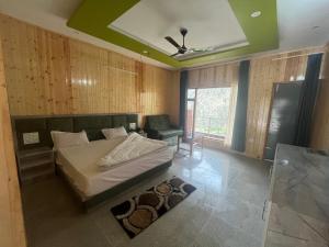 Afbeelding uit fotogalerij van Harsil Residency in Jāmb +15 foto's