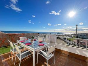 Balkón alebo terasa v ubytovaní T3 dernier étage avec grande terrasse, parking et WIFI à Sète - FR-1-338-506