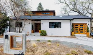 Το κτήριο όπου στεγάζεται  η βίλα