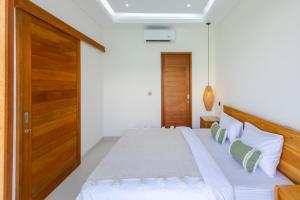 Postel nebo postele na pokoji v ubytování Villa Sylvia - 1BR Private Villa in Canggu