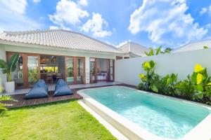 Bazén v ubytování Villa Sylvia - 1BR Private Villa in Canggu nebo v jeho okolí
