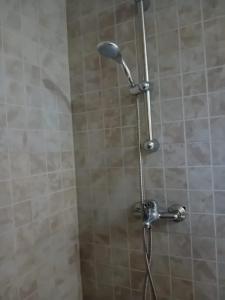 Phòng tắm tại Căsuța Din Pădure Calimanesti