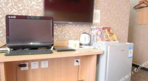 Super 8 Hotel Beijing South Railway Station Majiabao Metro Station的厨房或小厨房