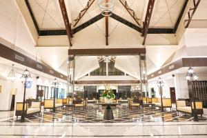 Vstupní hala nebo recepce v ubytování Lido Lake Resort by MNC Hotel