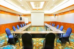 Konferenční prostory v ubytování Lido Lake Resort by MNC Hotel