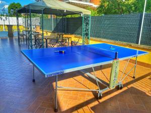 Stolní tenis v ubytování MIU' Bed and Breakfast nebo okolí