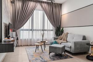 Posezení v ubytování Meta Residence by Xuites 6-8 pax, 25 mins KLIA, Free Netflix, MRT 200m