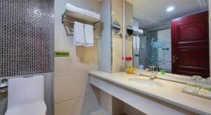 Koupelna v ubytování Vienna Hotel Guangdong Zhuhai Mingzhu Station Guozheng