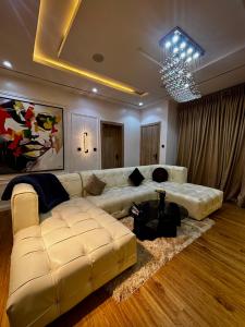Posezení v ubytování Damak- 2 bedroom luxury home