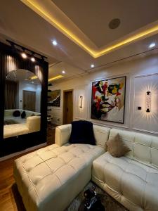 Posezení v ubytování Damak- 2 bedroom luxury home