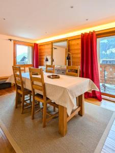 Kuvagallerian kuva majoituspaikasta Luxueux Chalet au centre de Champéry vue panoramique, joka sijaitsee kohteessa Champéry