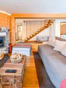 Oleskelutila majoituspaikassa Luxueux Chalet au centre de Champéry vue panoramique