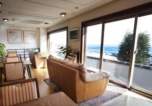 Posezení v ubytování Shiosai Resort Kamogawa