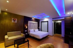 Letto o letti in una camera di Royal Green Valley Mashobra by Naina Staycation - Mountain and valley view rooms