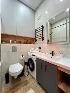 Bilik mandi di Charming mountain view apart
