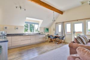 Köök või kööginurk majutusasutuses Seascape Cottage