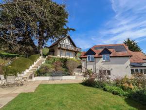 Aed väljaspool majutusasutust Seascape Cottage