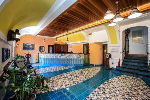 Bazén v ubytování Ravello Art Hotel Marmorata nebo v jeho okolí