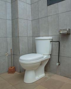 Koupelna v ubytování KK Lodging Yaounde Fouda