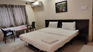 Gallery image of Hotel Chetan in Pune +5 photos