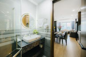 Koupelna v ubytování Wisteria Apartment Hanoi + 229 fotografií