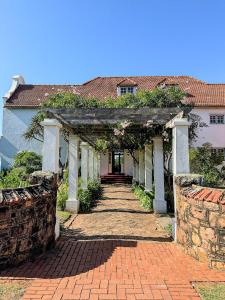 Taman di luar Botha House