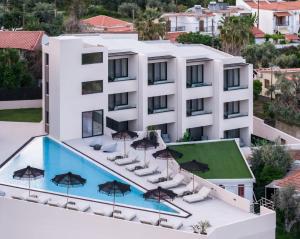 Bassein majutusasutuses Nimfi Suites või selle lähedal