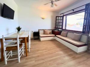 Billede fra billedgalleriet på Apartamento con terraza y vistas al mar en Son Bou i Son Bou