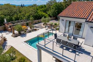 Πισίνα στο ή κοντά στο Villa Posija +37 φωτογραφίες