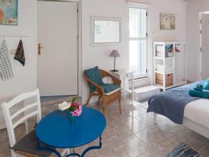 Posteľ alebo postele v izbe v ubytovaní Summer Garden Studio - village location