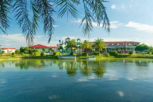 Tầm nhìn suối chảy gần khách sạn