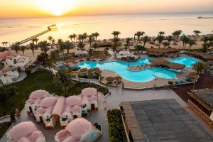 Bazén v ubytování Protels Crystal Beach Resort nebo v jeho okolí