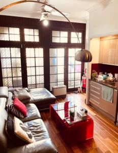 Et opholdsområde på A Stylish Studio - TINY ROOM in Pyrmont