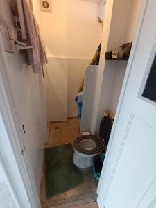 Koupelna v ubytování Near Centrum + 4 fotografie