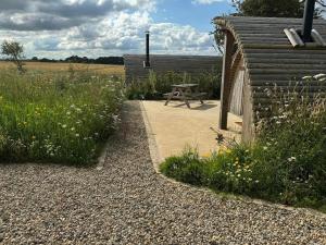 Κήπος έξω από το Scandi Glamping Pod - Presence
