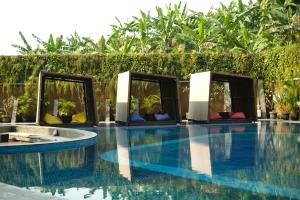 Bazén v ubytování The Alana Hotel and Conference Sentul City by ASTON nebo v jeho okolí
