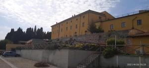 Το κτήριο όπου στεγάζεται  το διαμέρισμα