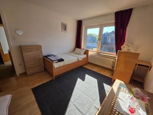 Imagen de la galería de Eine schöne Unterkunft in einer ruhigen Gegend mit gemeinsam genutzte Bad und Küchengeräte, en Kleve