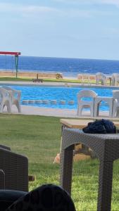 Bazén v ubytování Long Island Matrouh - لونج ايلاند مطروح nebo v jeho okolí