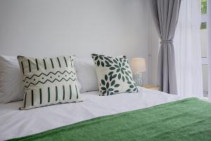 Postel nebo postele na pokoji v ubytování Apartment-Bachelor-Leetch Views