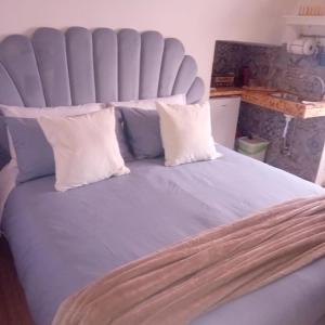 Postel nebo postele na pokoji v ubytování Serafina's home